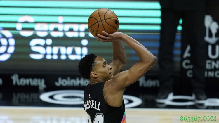 瓦塞尔：很高兴看到萨马尼奇和琼斯得到出场机会 他们俩都很努力