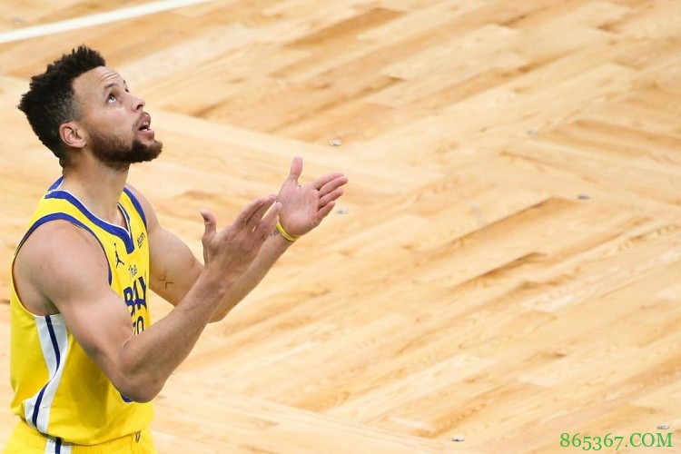 库里本赛季仅用58场比赛命中300记三分 历史最快