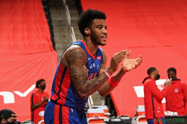 169记三分连超库里077!萨迪克-贝升至新秀单赛季三分命中榜第3