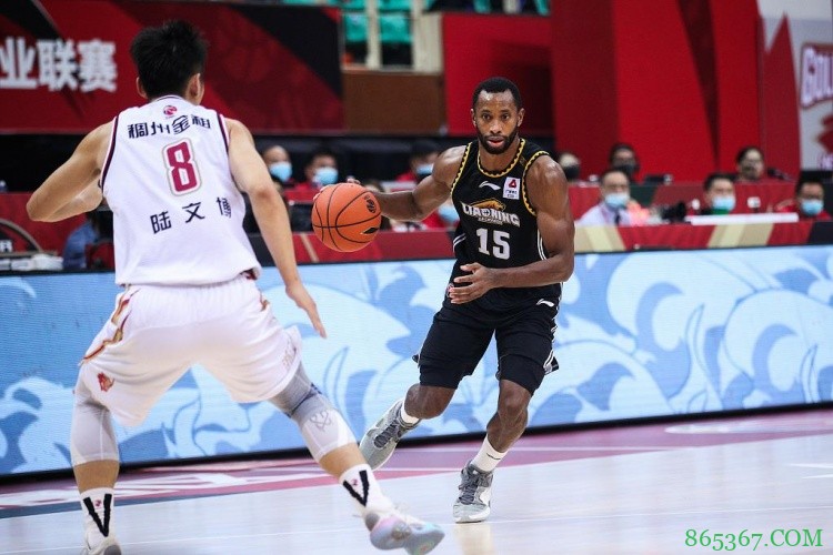 辽媒:辽篮应及早敲定外援人选 引进护筐突出的大外是首要目标