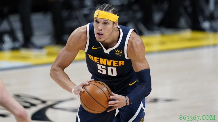 阿隆-戈登:不知道今天的吹罚怎么了 我被犯规了好几次