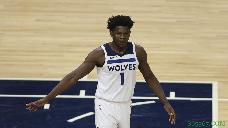 爱德华兹：休赛期过后将会像魔术大师一般上演归来的戏码