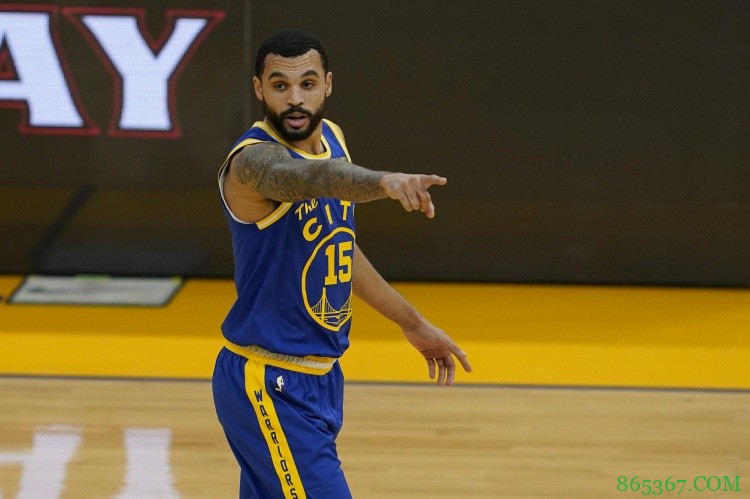 锦上添花在行雪中送冰也在行！穆尔德20分钟三分7中1仅得5分