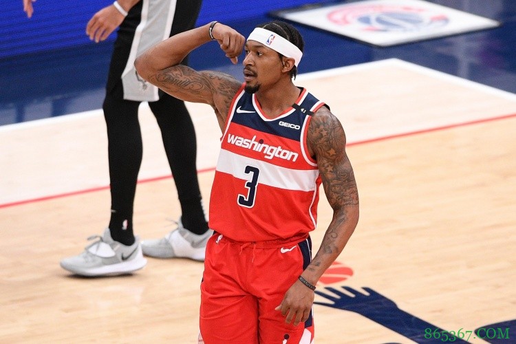 拼尽全力!比尔砍下全场最高45分 加时赛错失绝平三分