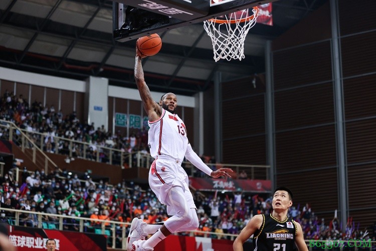 威姆斯发文:我来的时候就说我要连夺三冠? #历史最佳外援?