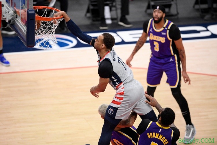 加福德:扣篮对我来说就是一种治疗 扣得越狠 我感觉越好