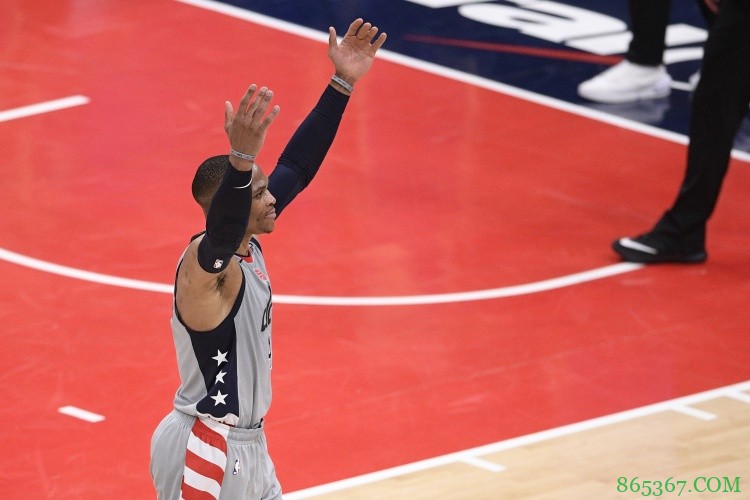 威少谈被交易至奇才感受:这里每个人都张开双臂欢迎我 别无他求