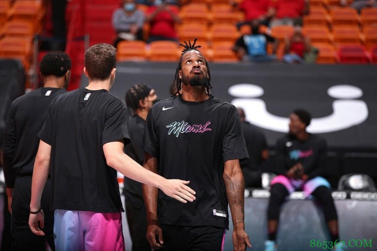 爆发！阿里扎首节7中6砍下16分 射落4记三分