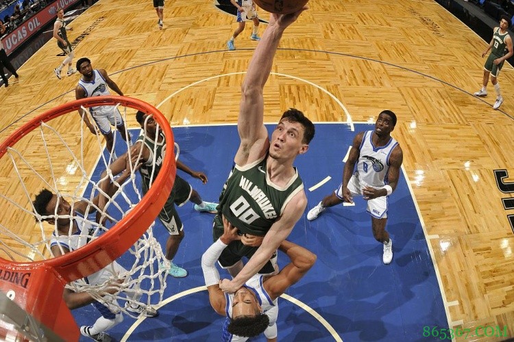 欧洲记者:雄鹿预计签约伊莱贾-布莱恩特 可能裁掉库鲁茨