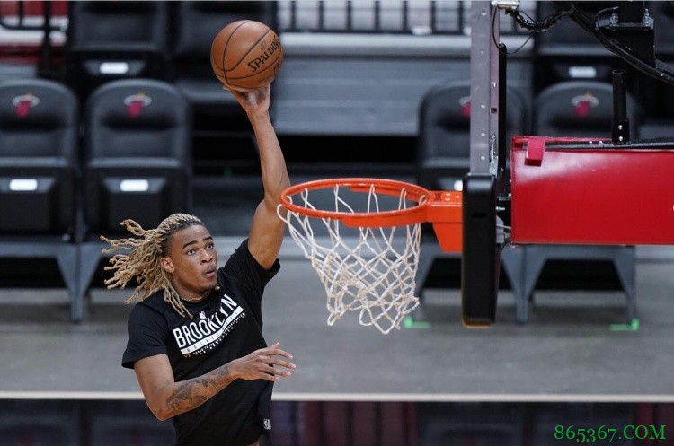 纳什：5号位的轮转很重要 克拉克斯顿：我与TT会有很多身体对抗