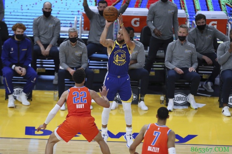 一分惜败比尔!库里一场球两次单节20+抡下49分!