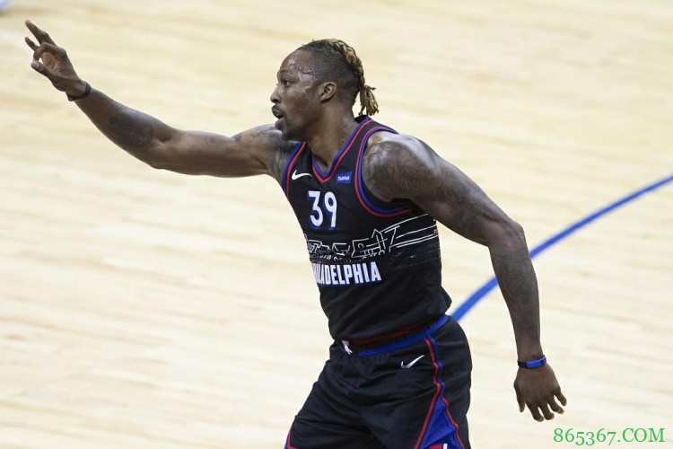 霍华德分享抢板心得:我会在赛前观察每个人的投篮落点