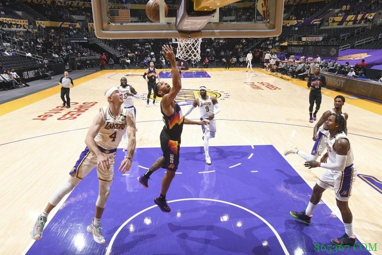 奇兵！卡梅隆-佩恩下半场9中8独得20分