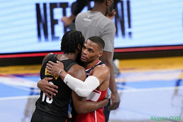 火箭最近两年交易&裁掉的一众球员 今年都进了季后赛