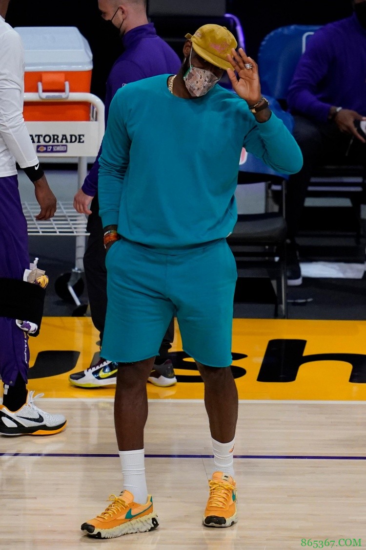 为你欢呼!塔克准绝杀 詹姆斯赛后发推:THT!!!