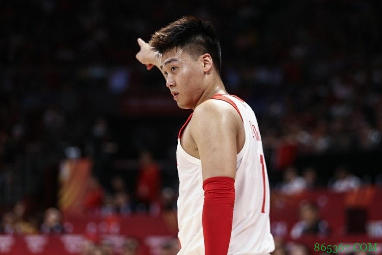 赵睿曾私下回应穿美国队外套话题:自己没有多注意 很后悔