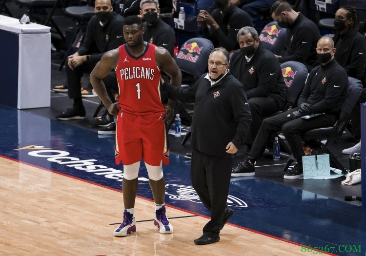 鹈鹕GM：我们曾面试了9个教练 范甘迪是唯一提出锡安打控卫的