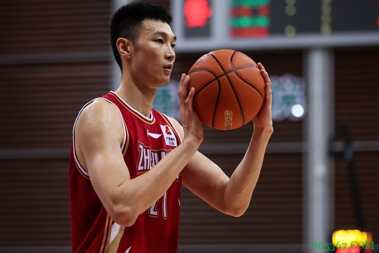 朱旭航为贵州一中学捐赠训练设备 该校女篮全体球员写感谢信致谢