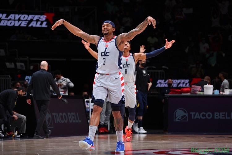 单节16分！比尔三节打卡 全场砍下25分5板4助1帽