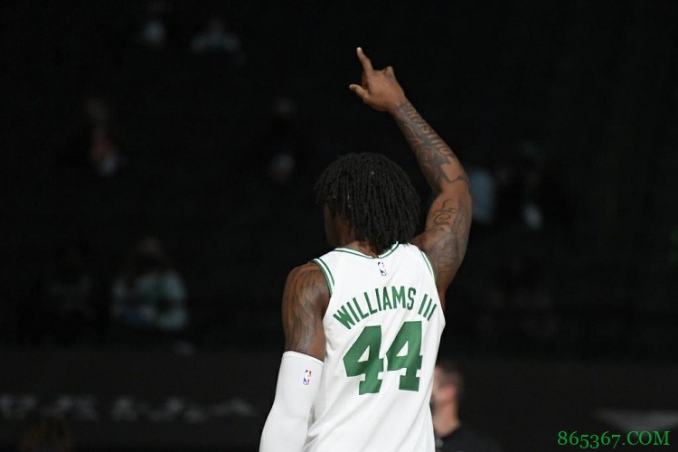 存在感十足！罗威替补砍下11分9板9帽 创数项纪录