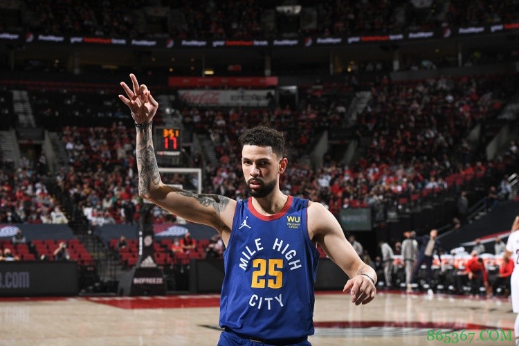 奇兵破局者！小里弗斯第四节爆砍16分打破僵局助队取胜