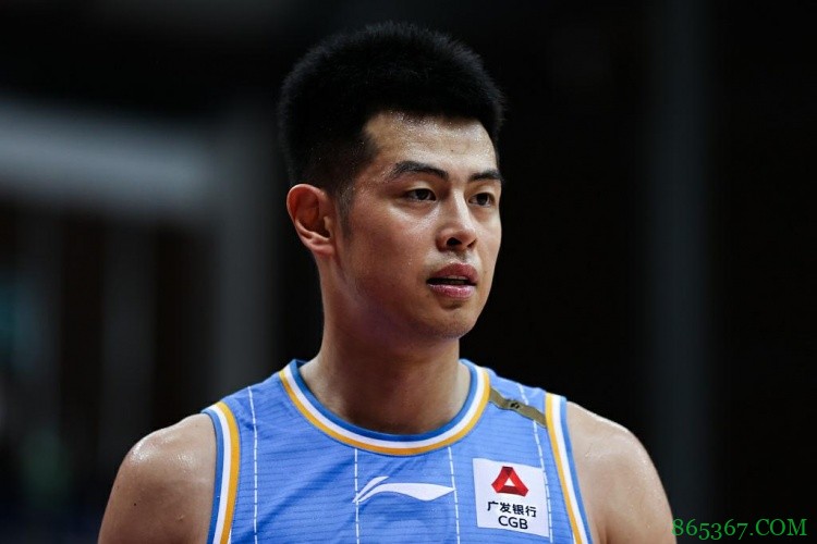宋翔：方硕顺利完成腿部手术 预计需要两到三个月时间康复