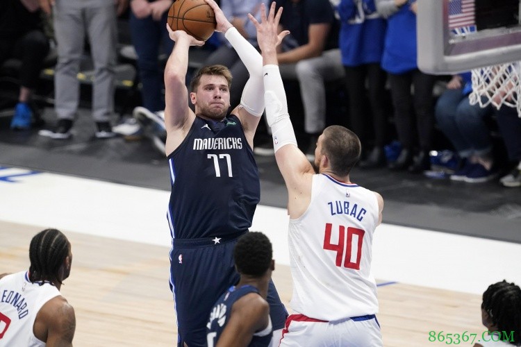 历史首人！东契奇生涯前9场季后赛合计至少275分75板75助