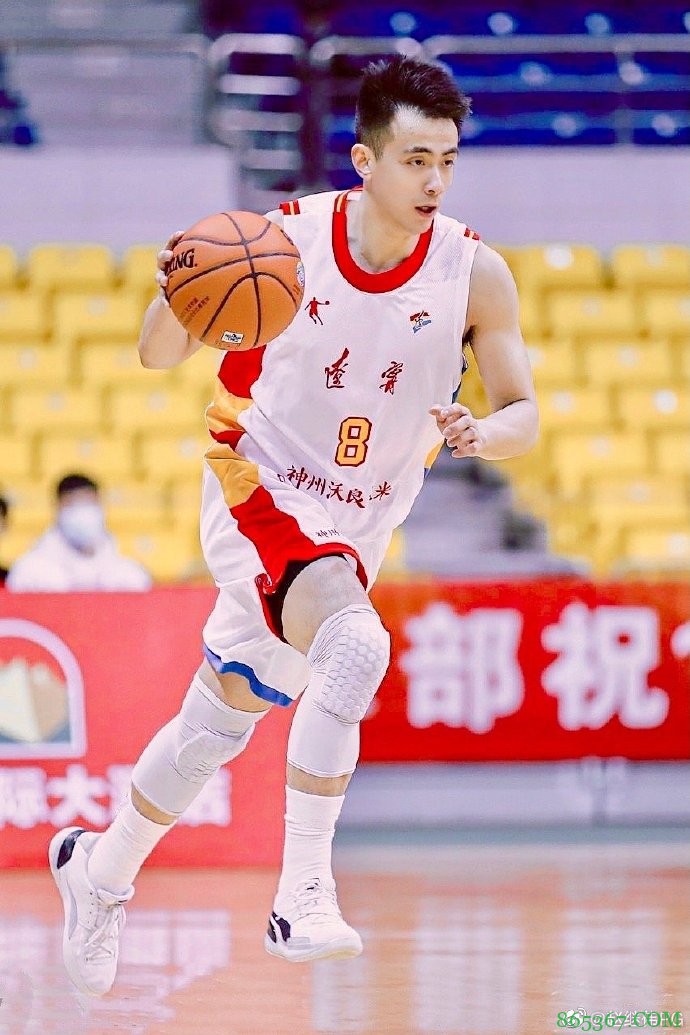 赵继伟称山东球迷太热情 高诗岩：山东欢迎你 不只是球迷热情