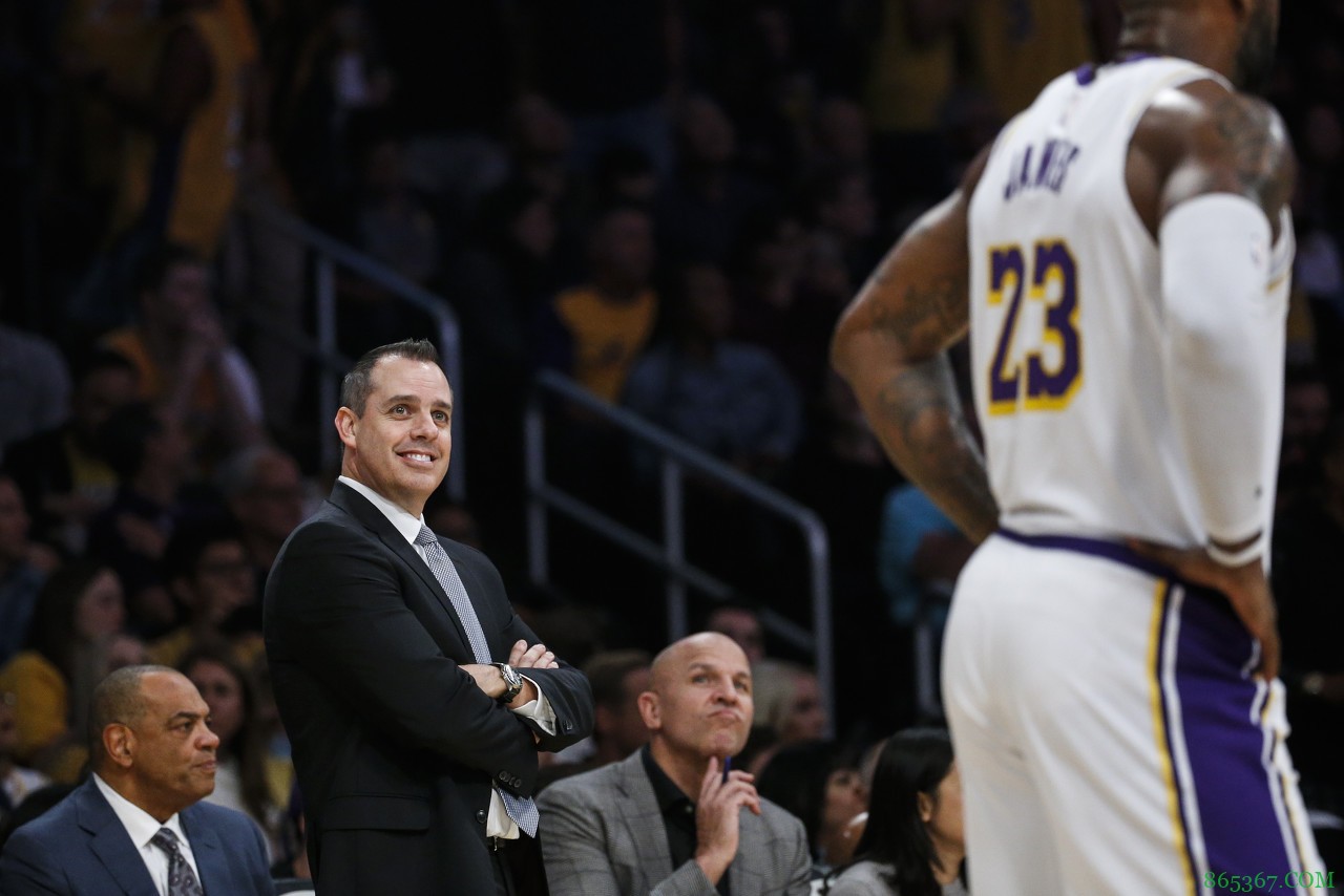 首战被19分逆转！附加赛决战湖人如何避免被勇士再次逆袭？