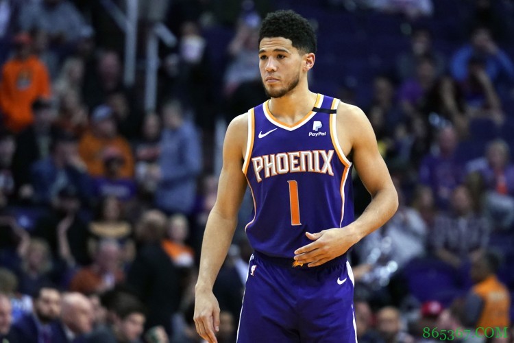 因属于初犯 布克是否会被禁赛将由联盟审查后决定