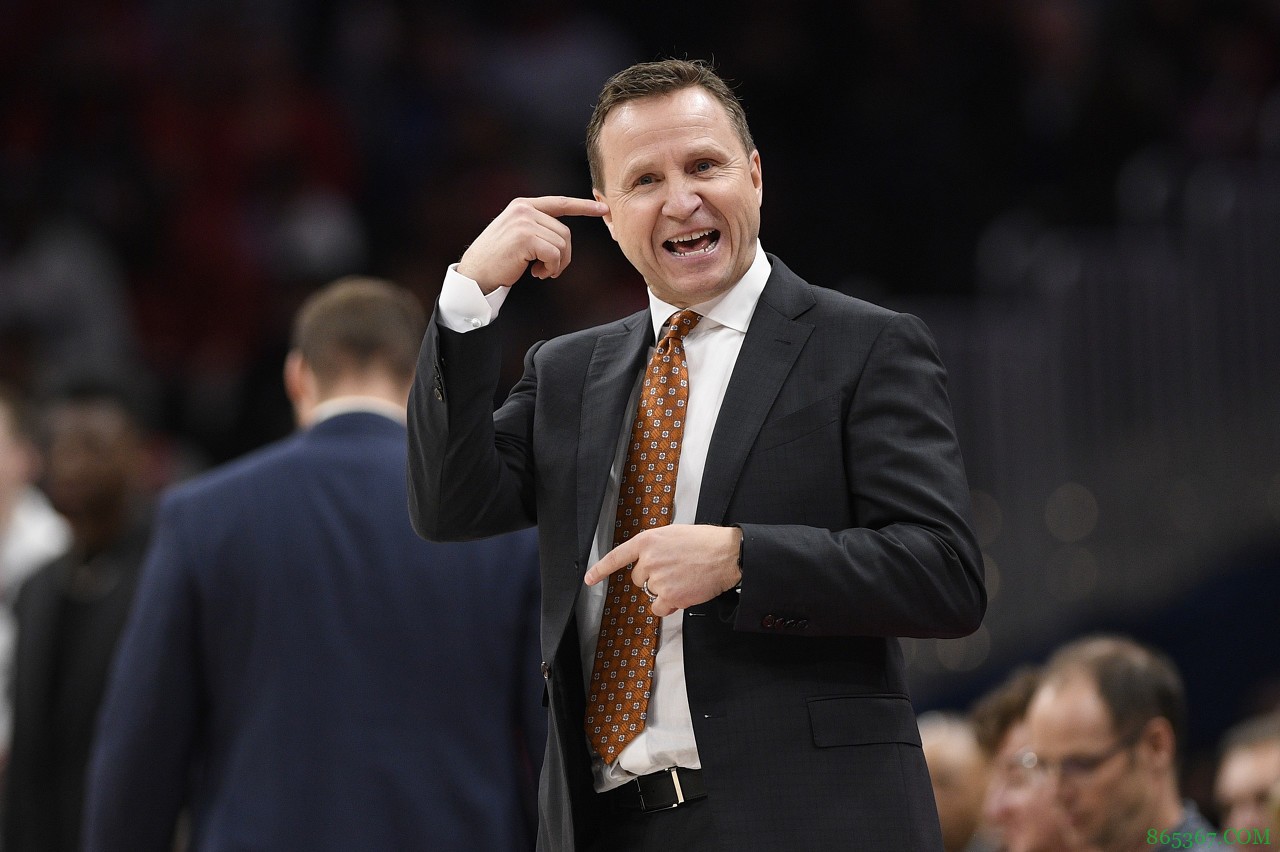 布鲁克斯:这是一轮七局四胜制的比赛 裁判说威少出界就是出界了