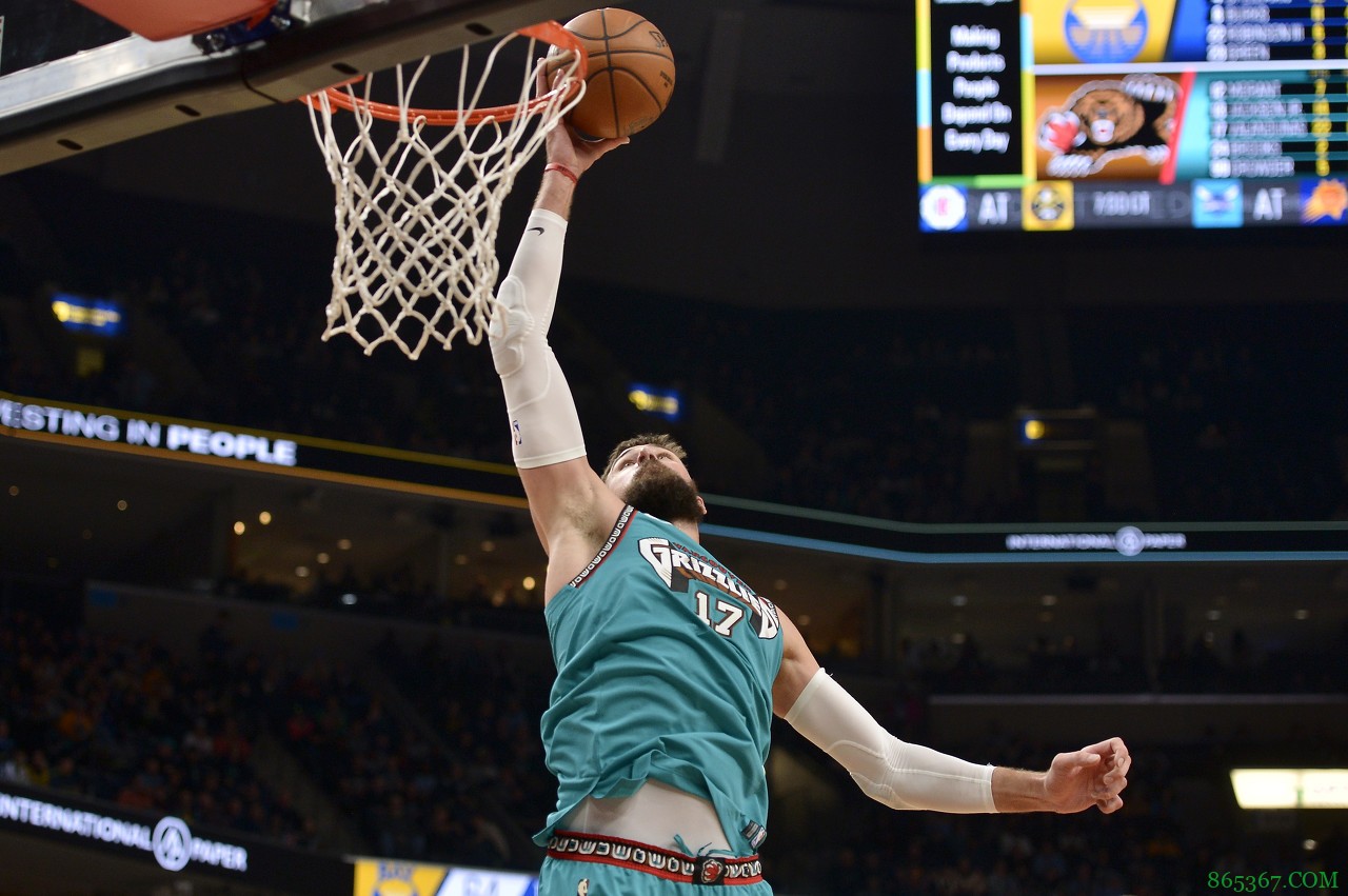 一柱擎天!瓦兰10中8拿下24分13篮板 正负值+22全场第2