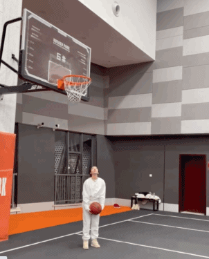 ?网曝曾凡博牵手说唱歌手阿达娃 后者比小曾大4岁