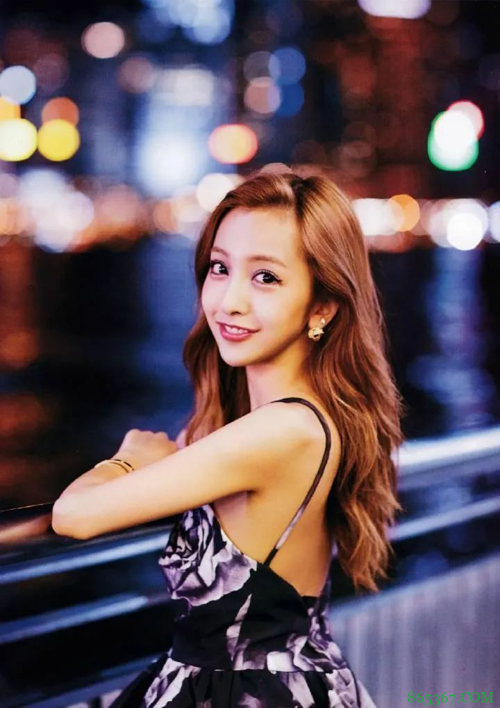 板野友美清纯不失性感 虎牙女神嫁给棒球选手