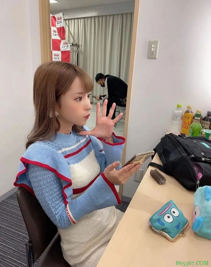 业界吃货桃乃木香奈 曾为了美食奋不顾身成肥美萝莉