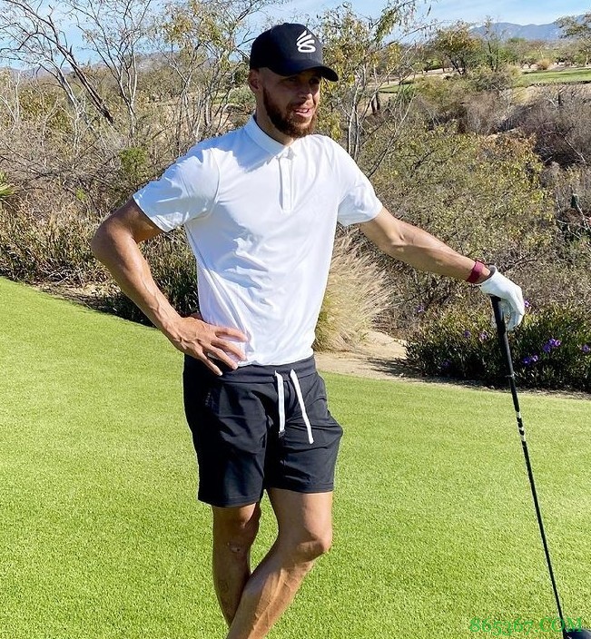 库里社媒晒与夫人享受假日组图:每件事都是最好的安排