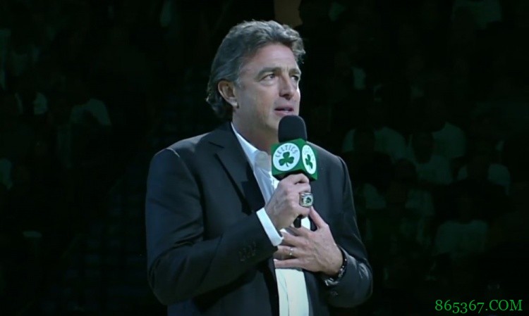 老板：退休完全是安吉个人决定 安吉：这始于两年前我心脏病发作