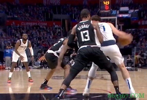 独行侠VS快船G5述评：双塔联防赌三分 士兵研究菜谱失误满屏