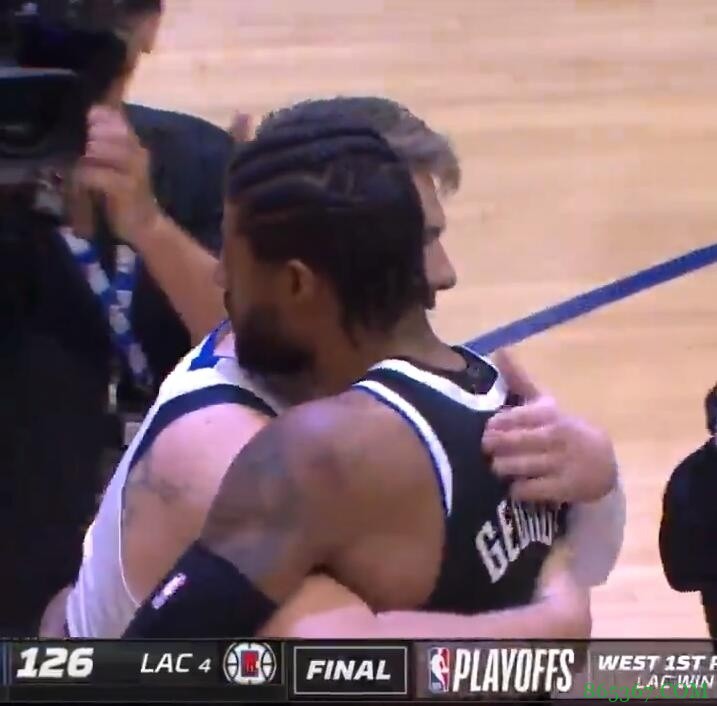 乔治赛后与东契奇相拥致意 东契奇“错过”与乔治交换球衣