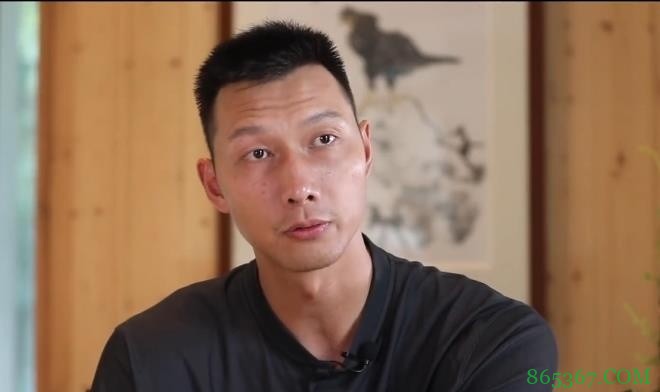 阿联:FMVP和冠军都是全队的荣誉 小胡拿到后要更有担当