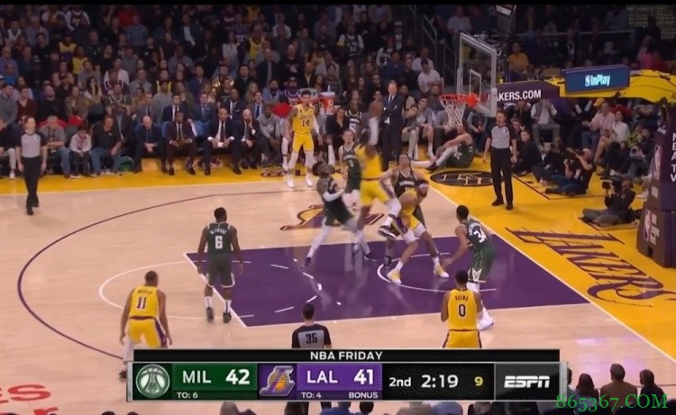 【录像分析室】顶级挡拆手最常用的进攻小技巧-把防守人卡在身后