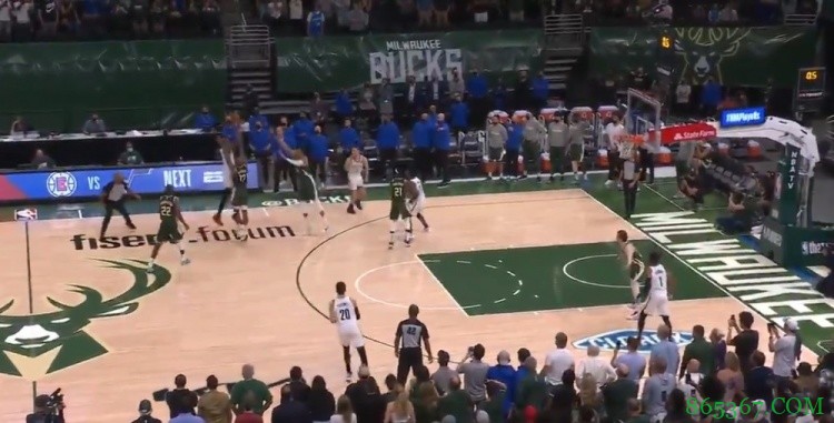 险些绝平！格里芬边线发球 杜兰特超高难度骑马射箭弹筐而出