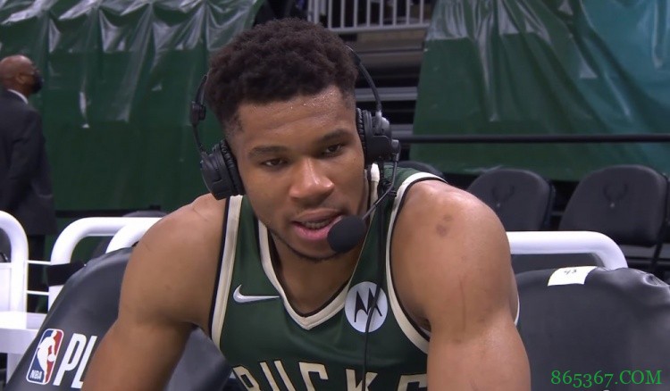 字母哥：杜兰特最后那个三分感觉像要进 我们本场打得很团队