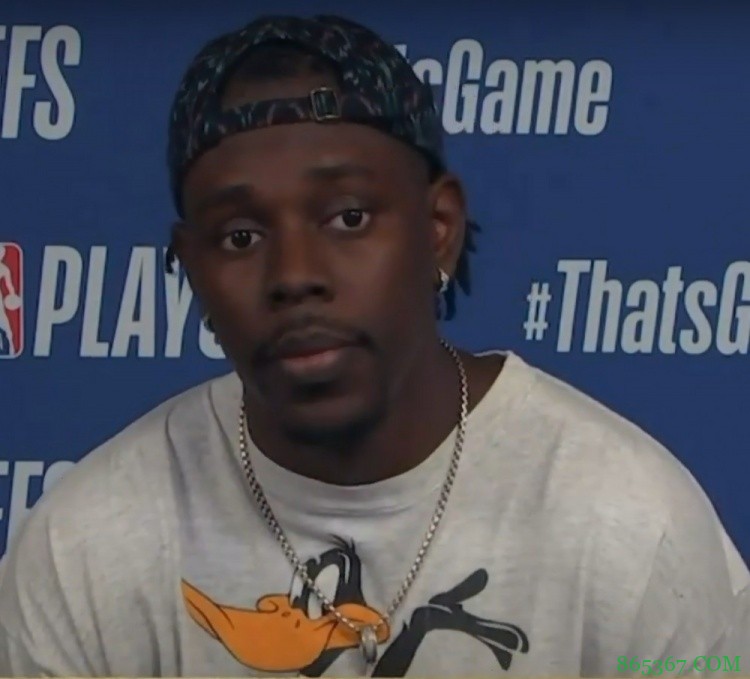 霍勒迪：最后一攻很坚决 让欧文和KD打得艰难是赢球的关键