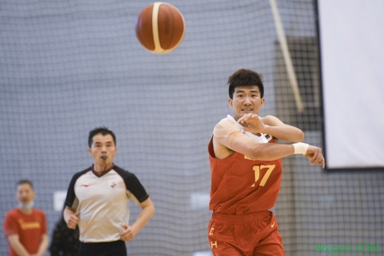 中国男篮队内对抗训练赛 杜锋和郭士强齐上阵各执教一方