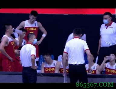 日本追到10分后杜锋怒斥队员:能不能突破?全XX投篮