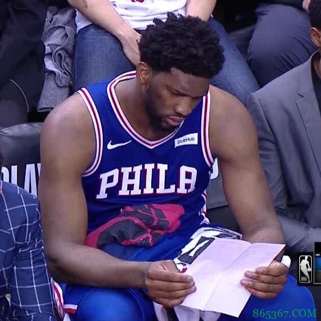 76人天王山被26分大逆转 整个下半场只有恩比德库里有运动战进球