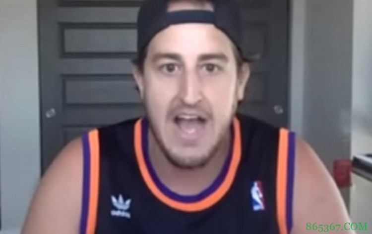 一打二的太阳球迷：是对方先挑衅 事后有人替我向警方澄清