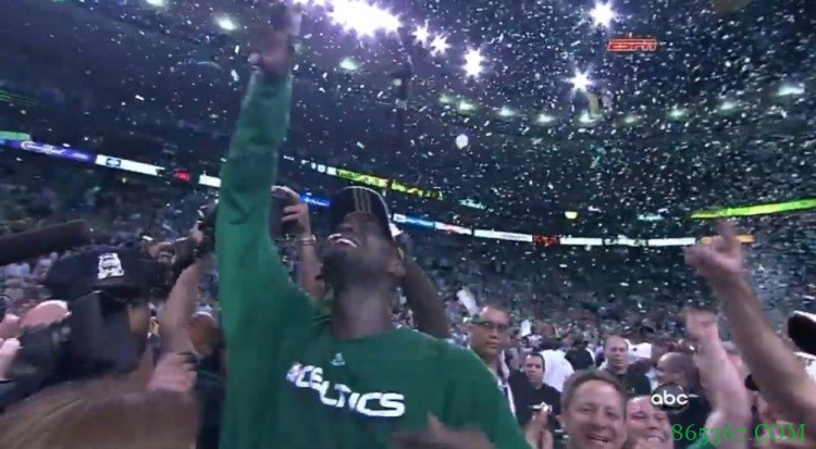 2008年的今天：凯尔特人主场39分血洗湖人 拿下队史第17冠！