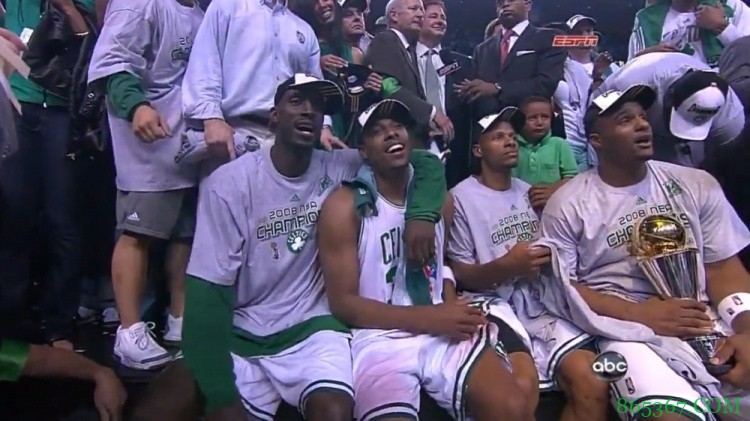 2008年的今天：凯尔特人主场39分血洗湖人 拿下队史第17冠！